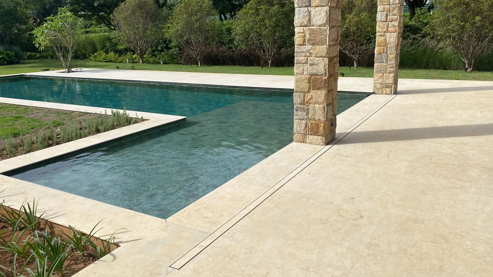 Linha Linha Ralos para Piscina — foto 1 | Ominia Inoxx